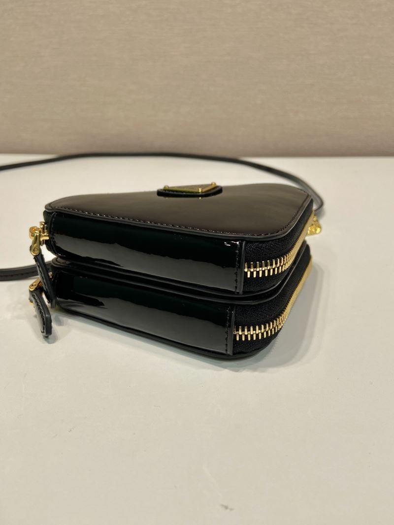 Pra*a triangle pouch